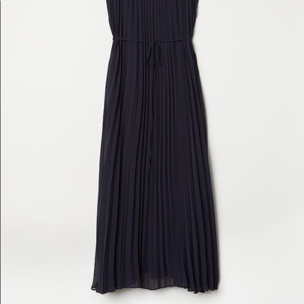 H&M Ankle Length Navy Pleated Dress - Picture 2 of 9